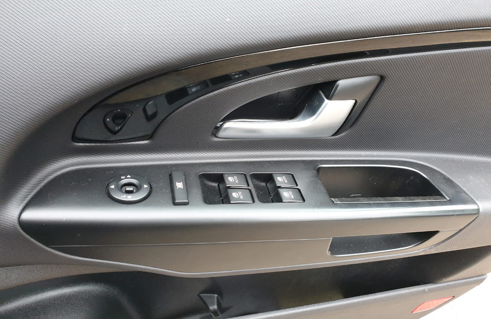 Kia Ceed CRDI 3 SW Window switch driver side front